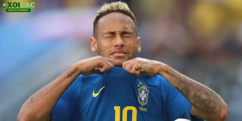 Neymar – thiên tài sân cỏ với dấu hỏi đời tư